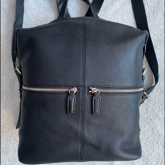 🌸SOLD🌸ANNE KLEIN LEATHER BLACK BACKPACK - Picture 1 of 16
